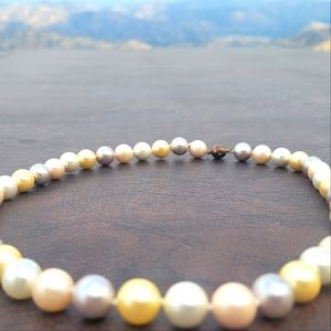 Large fun pearl necklace
